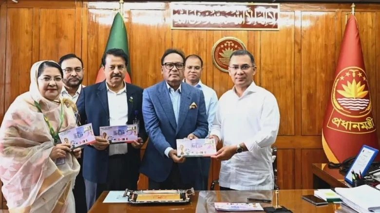 ফুটবল বিশ্বকাপ উপলক্ষ্যে স্মারক ডাকটিকিট উন্মোচন
