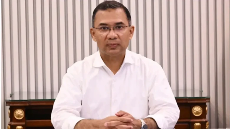 সরকারি ব্যানার ও বিলবোর্ডে প্রধানমন্ত্রীর ছবি ব্যবহার নিষিদ্ধ