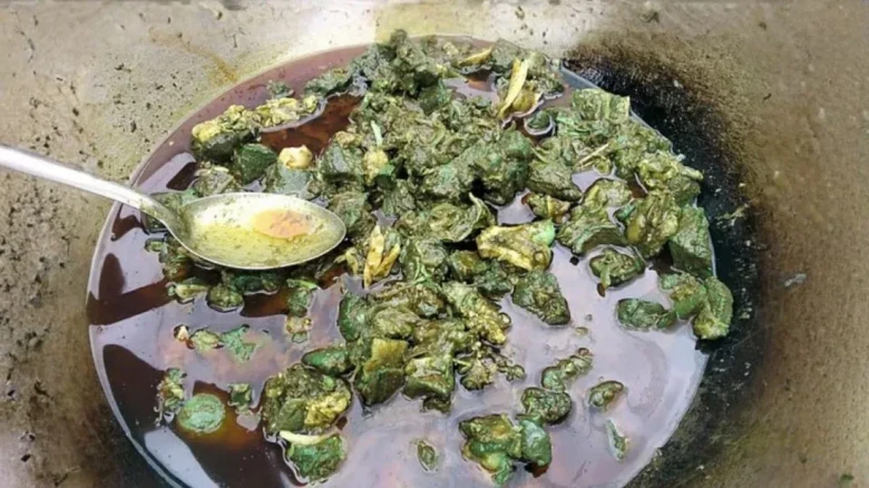 রান্নার সময় গরুর মাংস নীলচে-সবুজ! কারণ কী বলছেন বিজ্ঞানীরা?
